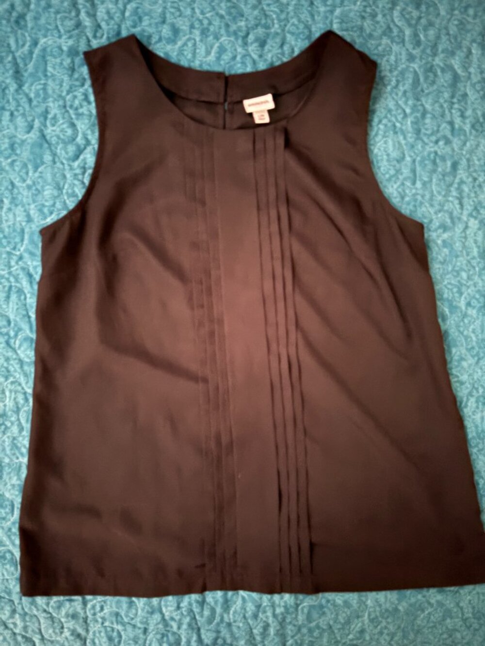 Merona Sleeveless Front Pleated Black Blouse Size L